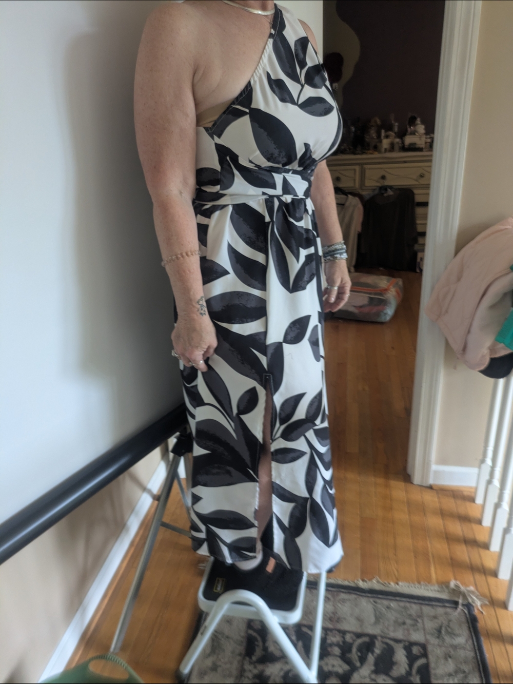 Black & White Leaf-Print alter Dress with Side Slit